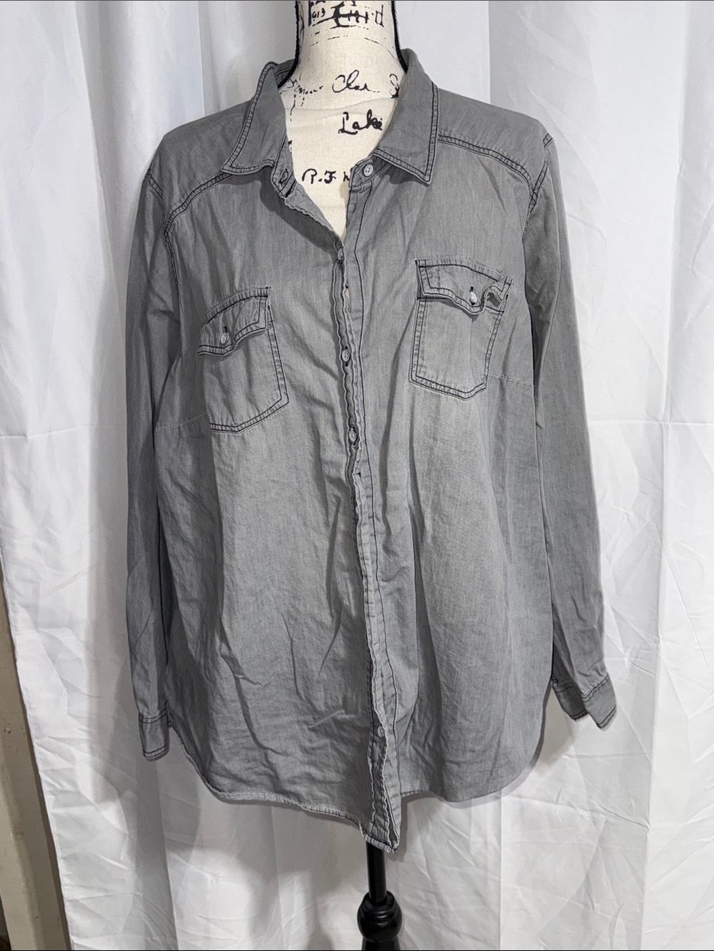 torrid Gray Casual Button-Down Shirt with Chest Pockets